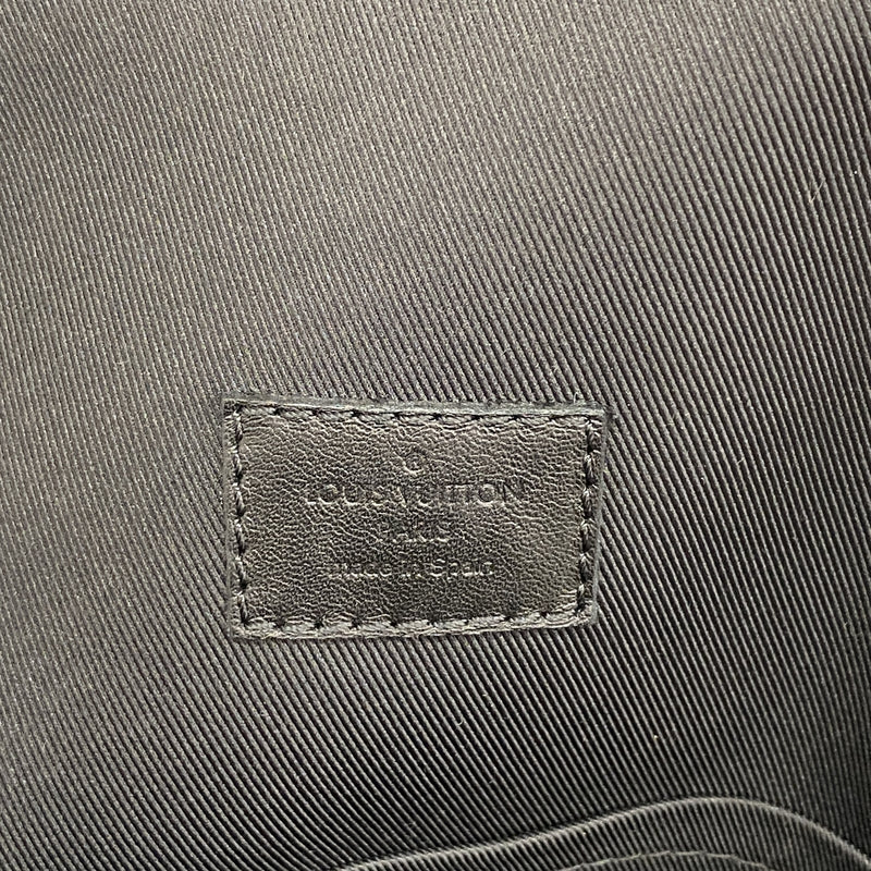 【6ia0853】ルイヴィトン ボディバッグ モノグラム・シャドウ レーサースリングバッグ M46107 ブラック【中古】メンズ
