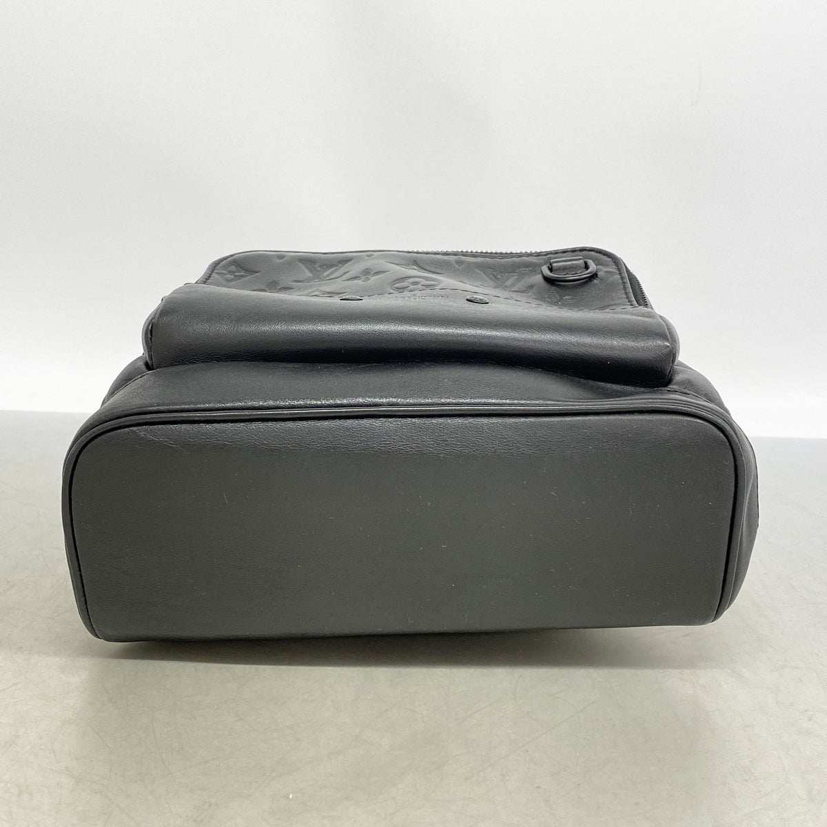 【6ia0853】ルイヴィトン ボディバッグ モノグラム・シャドウ レーサースリングバッグ M46107 ブラック【中古】メンズ