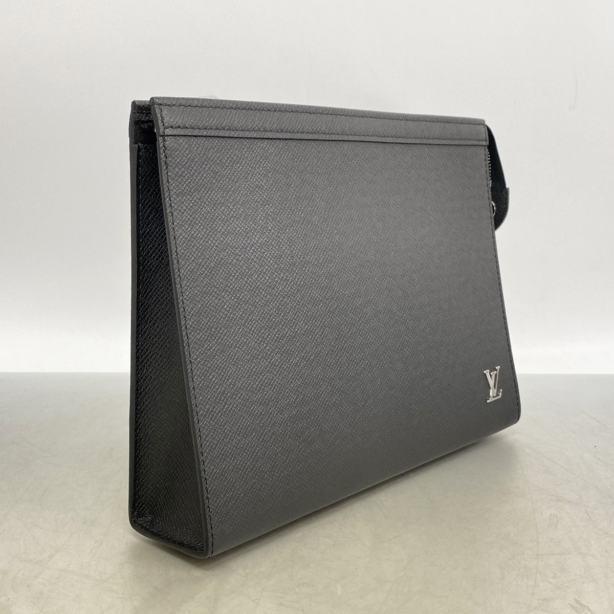 【6ia0869】ルイヴィトン クラッチバッグ タイガ ポシェットヴォワヤージュ M30450 ノワール【中古】メンズ