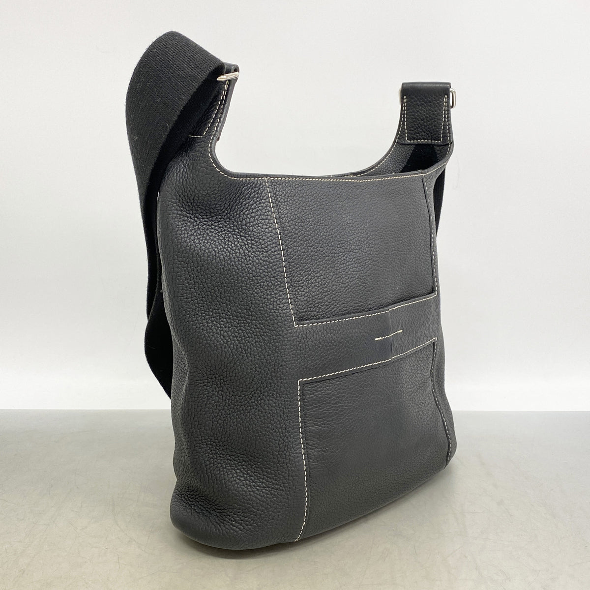 【6ia0872】エルメス ショルダーバッグ グッドニュースPM トリヨンクレマンス ブラック シルバー金具 □L刻印【中古】レディース