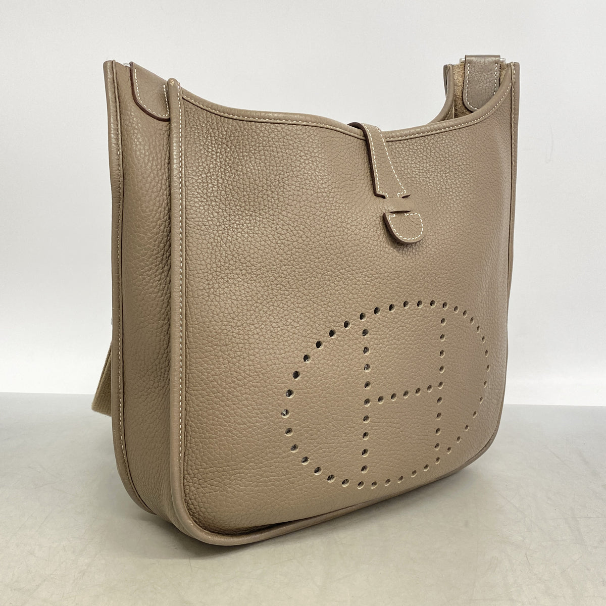 【6ia0873】エルメス ショルダーバッグ エヴリン3PM トリヨンクレマンス エトゥープ シルバー金具 A刻印【中古】レディース