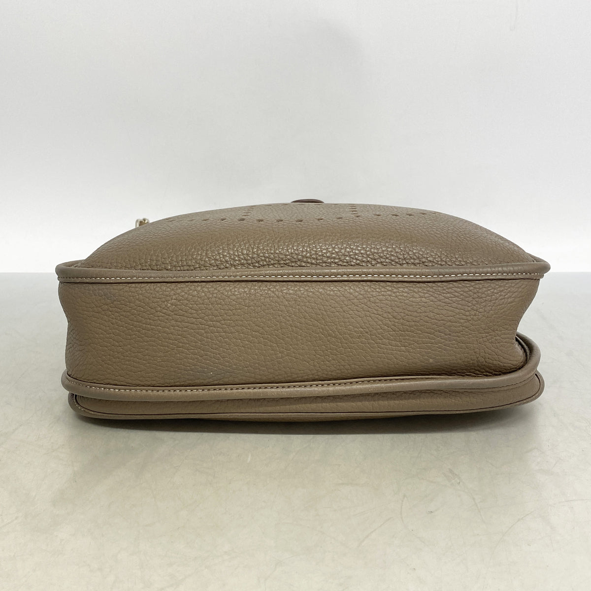 【6ia0873】エルメス ショルダーバッグ エヴリン3PM トリヨンクレマンス エトゥープ シルバー金具 A刻印【中古】レディース
