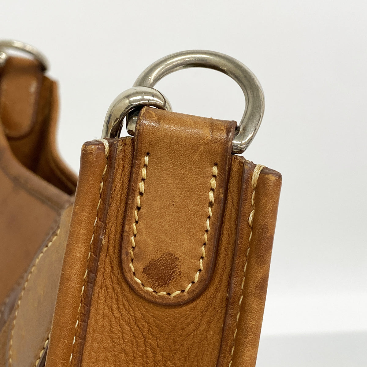 【6ia0874】エルメス ショルダーバッグ エヴリン1PM ヴァッシュ ナチュラル シルバー金具 □C刻印【中古】レディース