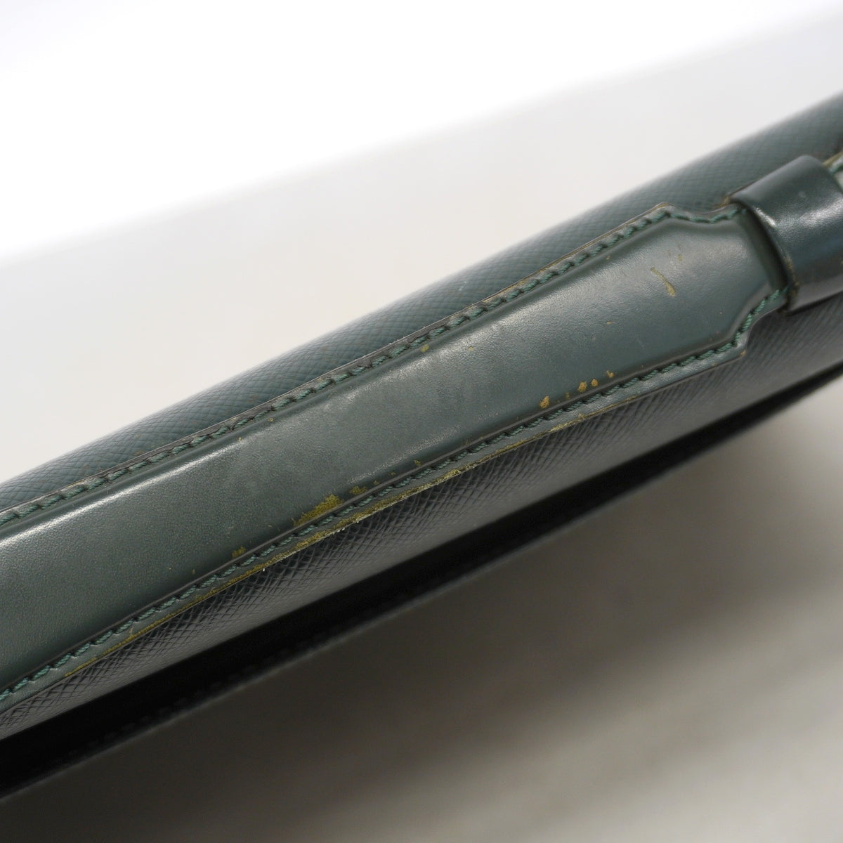 【6ia0879】ルイヴィトン ブリーフケース タイガ セルヴィエットクラド M30074 エピセア【中古】メンズ