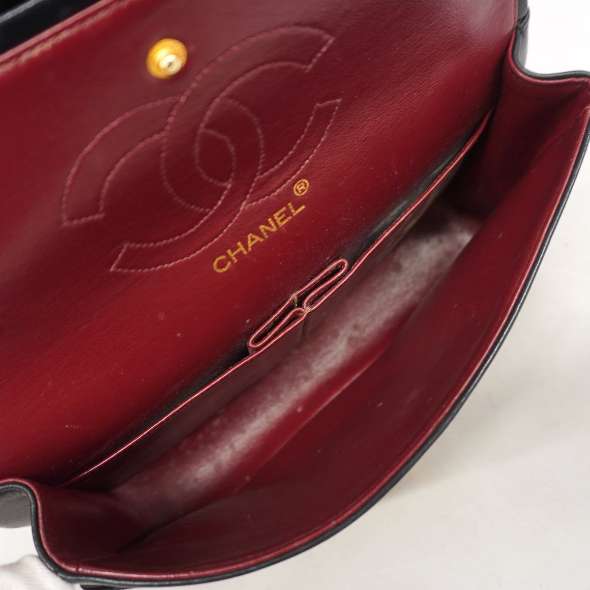 【6ia0920】シャネル ショルダーバッグ マトラッセ Wフラップ Wチェーン ラムスキン ブラック ゴールド金具【中古】レディース