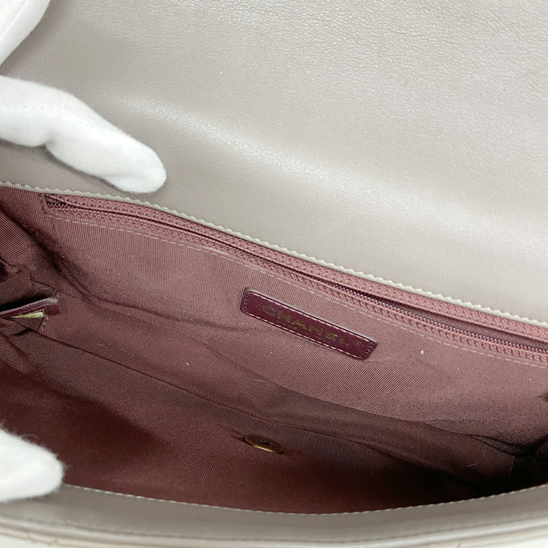 【6ia0939】シャネル ショルダーバッグ マトラッセ チェーンショルダー ラムスキン グレージュ ゴールド金具【中古】レディース
