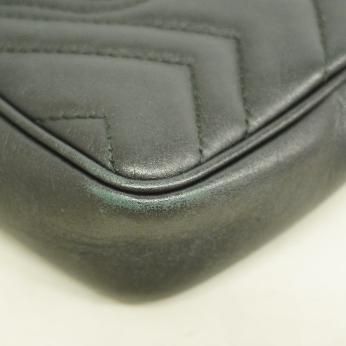 【6ia0978】グッチ ショルダーバッグ GGマーモント 476433 レザー ブラック ゴールド金具【中古】レディース