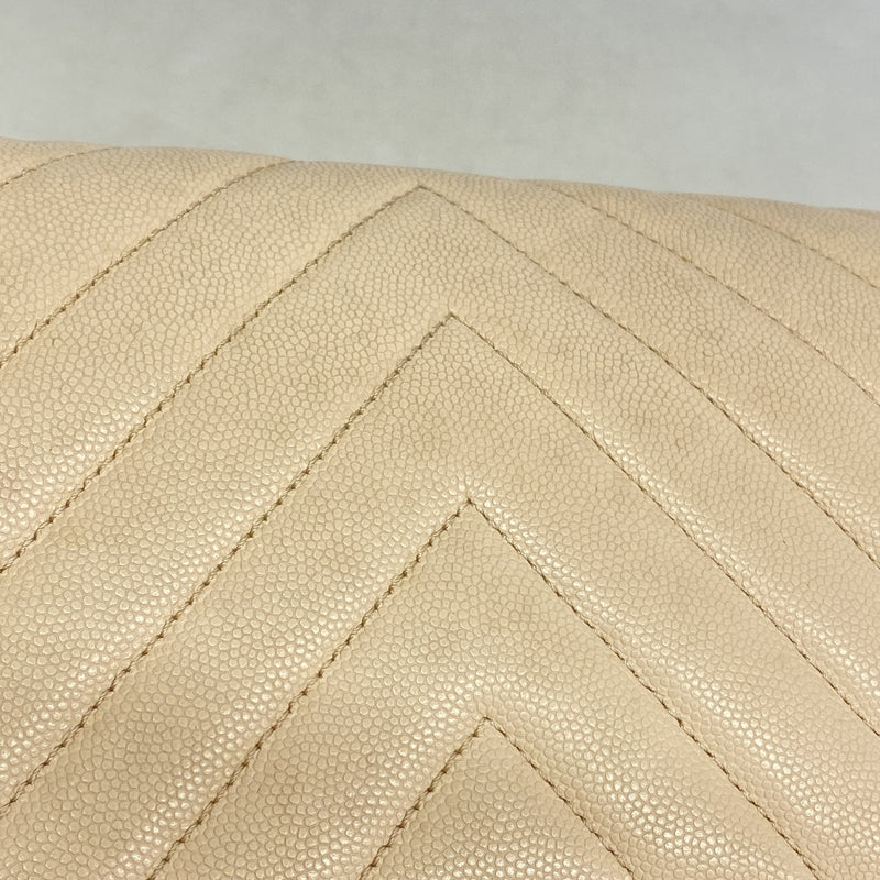 【6ia0988】シャネル ショルダーバッグ ボーイシャネル チェーンショルダー シェブロン キャビアスキン ベージュ シルバー金具【中古】レディース