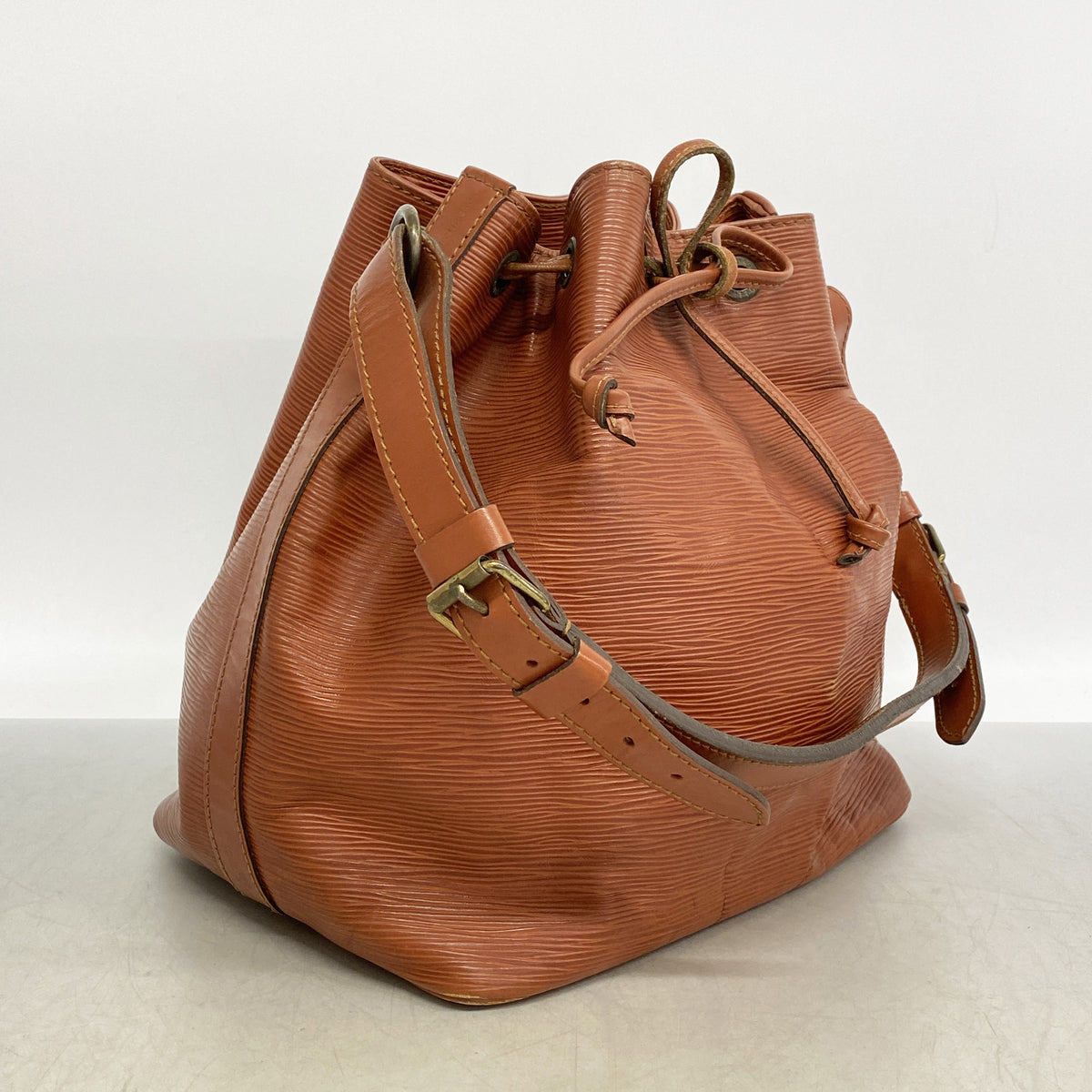 【6ia0989】ルイヴィトン ショルダーバッグ エピ プチノエ M44103 ケニアブラウン【中古】レディース