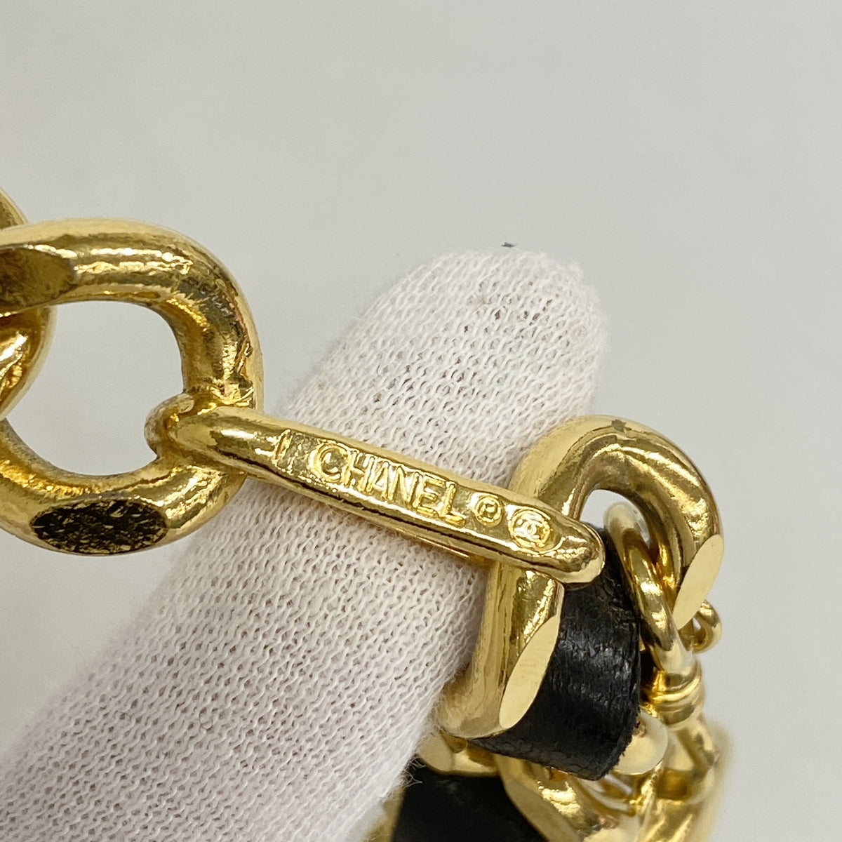 【6ia1005】シャネル ベルト メタル ブラック ゴールド金具【中古】レディース