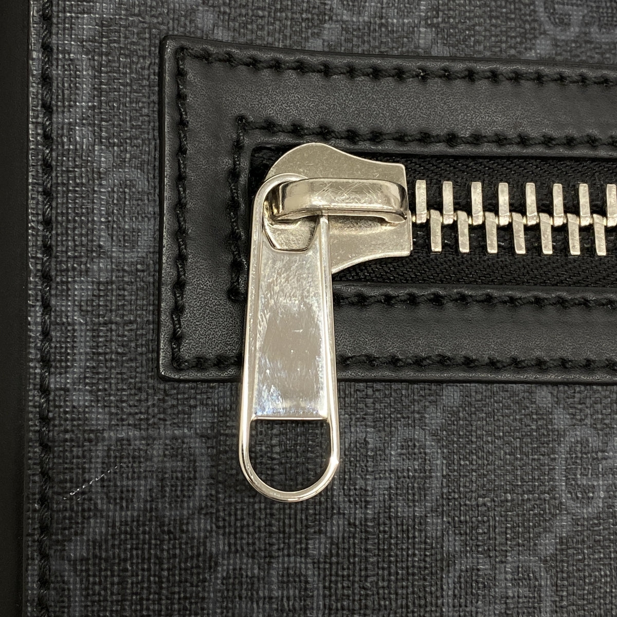 【6ia1108】グッチ ショルダーバッグ GGスプリーム 523599 PVC ブラック シルバー金具【中古】レディース