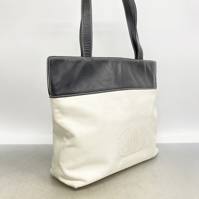 【6ia1123】シャネル トートバッグ ラムスキン ホワイト ブラック ゴールド金具【中古】レディース