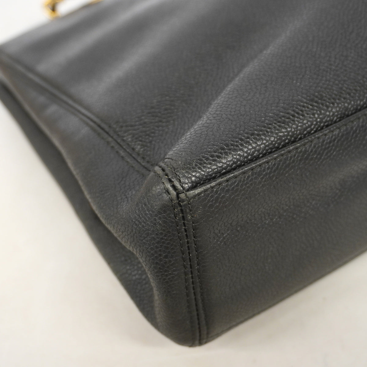 【6ia1156】シャネル ハンドバッグ キャビアスキン ブラック ゴールド金具【中古】レディース