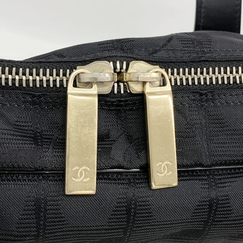 【6ia1205】シャネル ハンドバッグ ニュートラベル ナイロン ブラック シャンパンゴールド金具【中古】レディース
