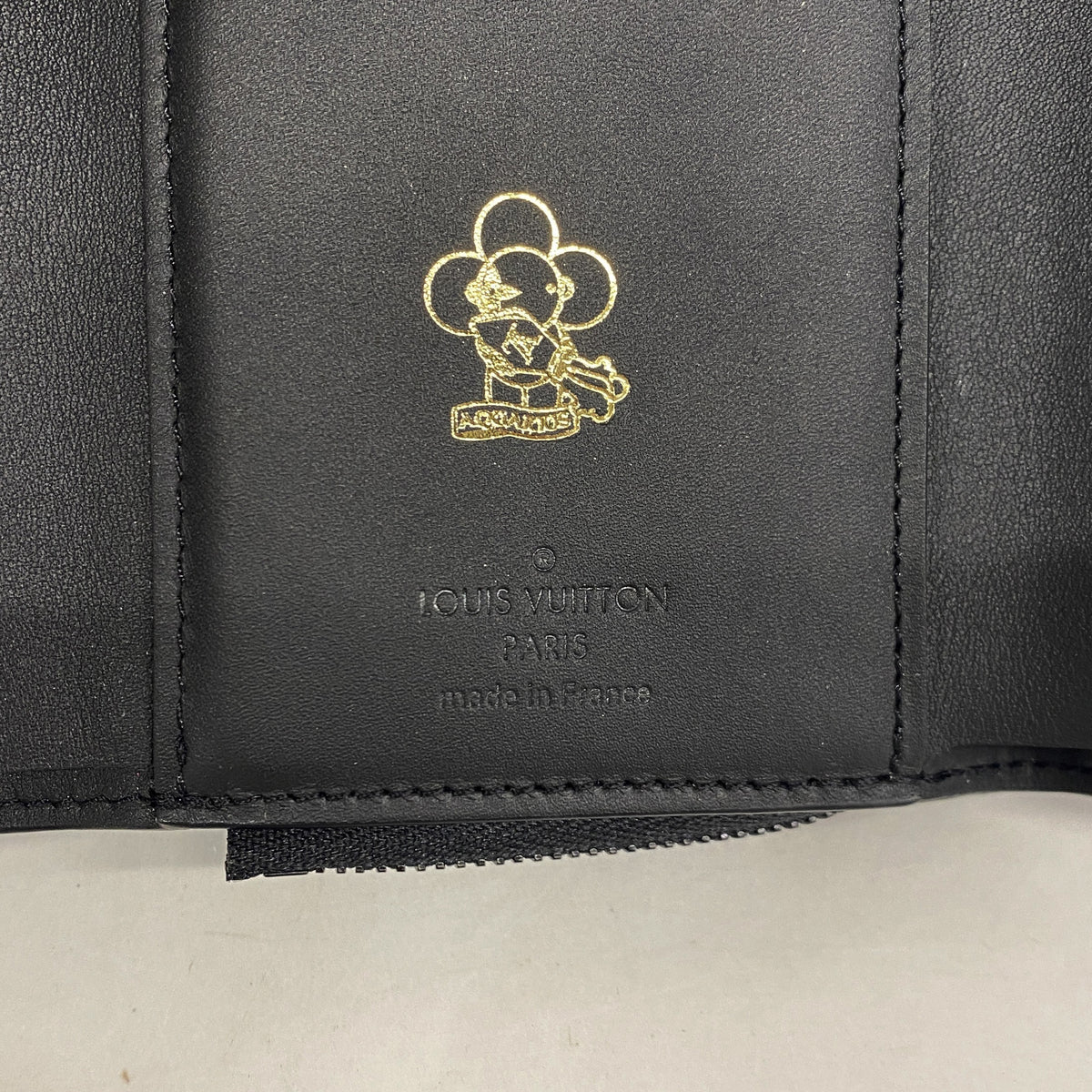 【6ib1211】ルイヴィトン 三つ折り財布 モノグラム・トリヨン ポルトフォイユパイロット M82556 ブラック【中古】メンズ レディース ユニセックス