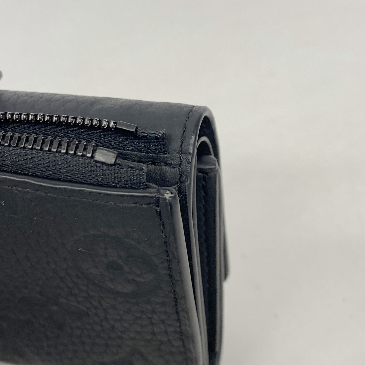 【6ib1211】ルイヴィトン 三つ折り財布 モノグラム・トリヨン ポルトフォイユパイロット M82556 ブラック【中古】メンズ レディース ユニセックス