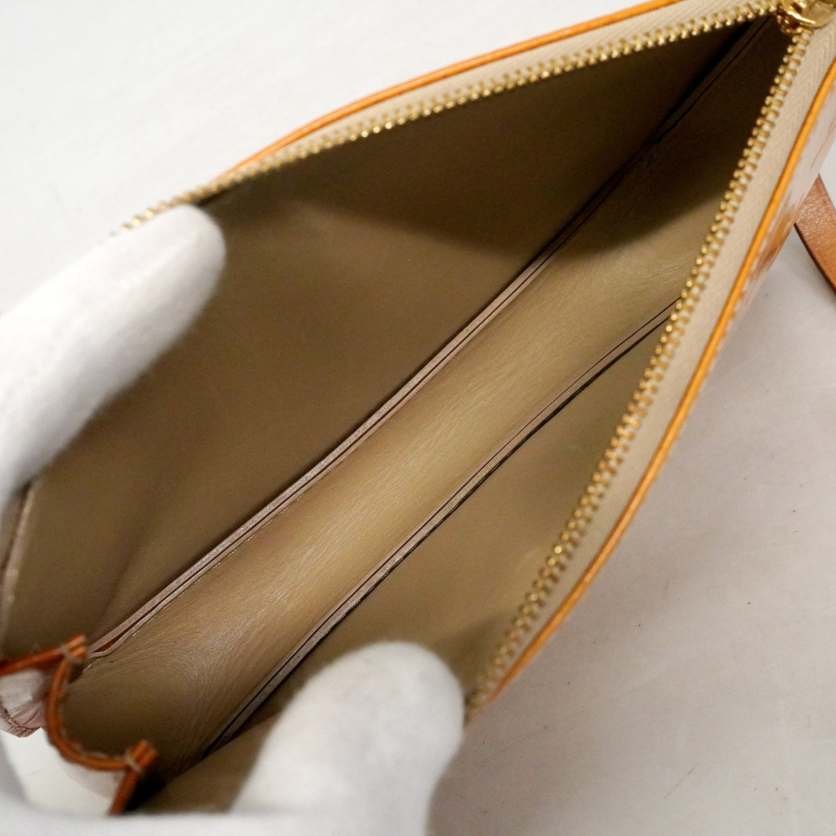 【6ib1254】ルイヴィトン ポーチ ヴェルニ レキシントン M91010 ベージュ【中古】レディース