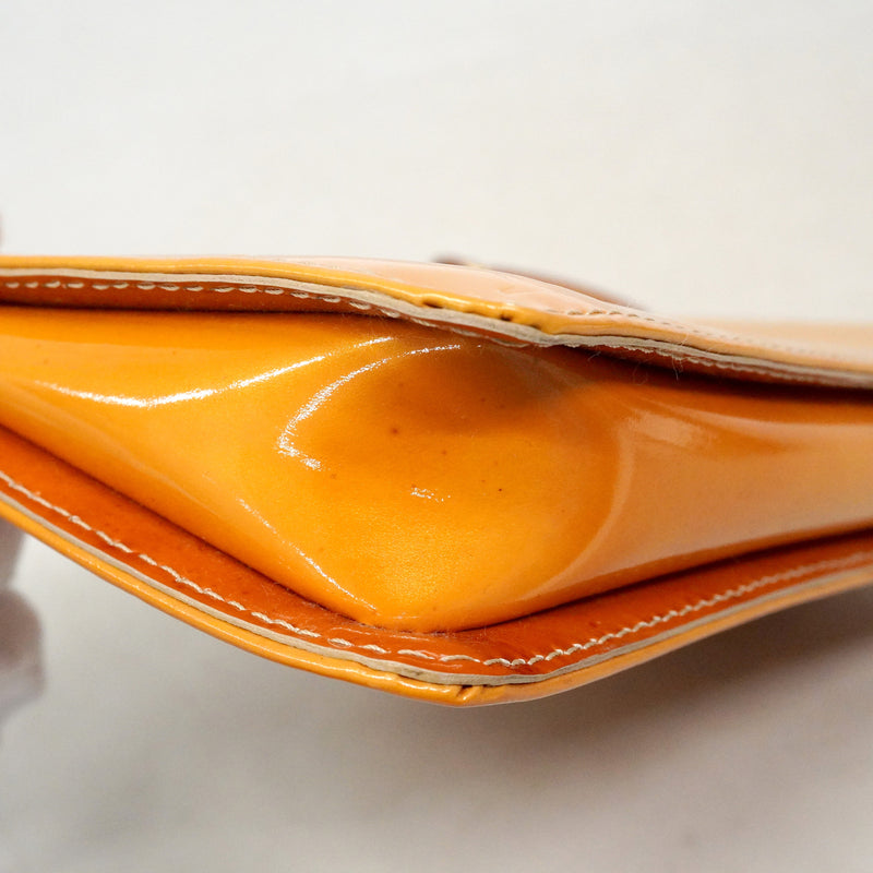【6ib1254】ルイヴィトン ポーチ ヴェルニ レキシントン M91010 ベージュ【中古】レディース