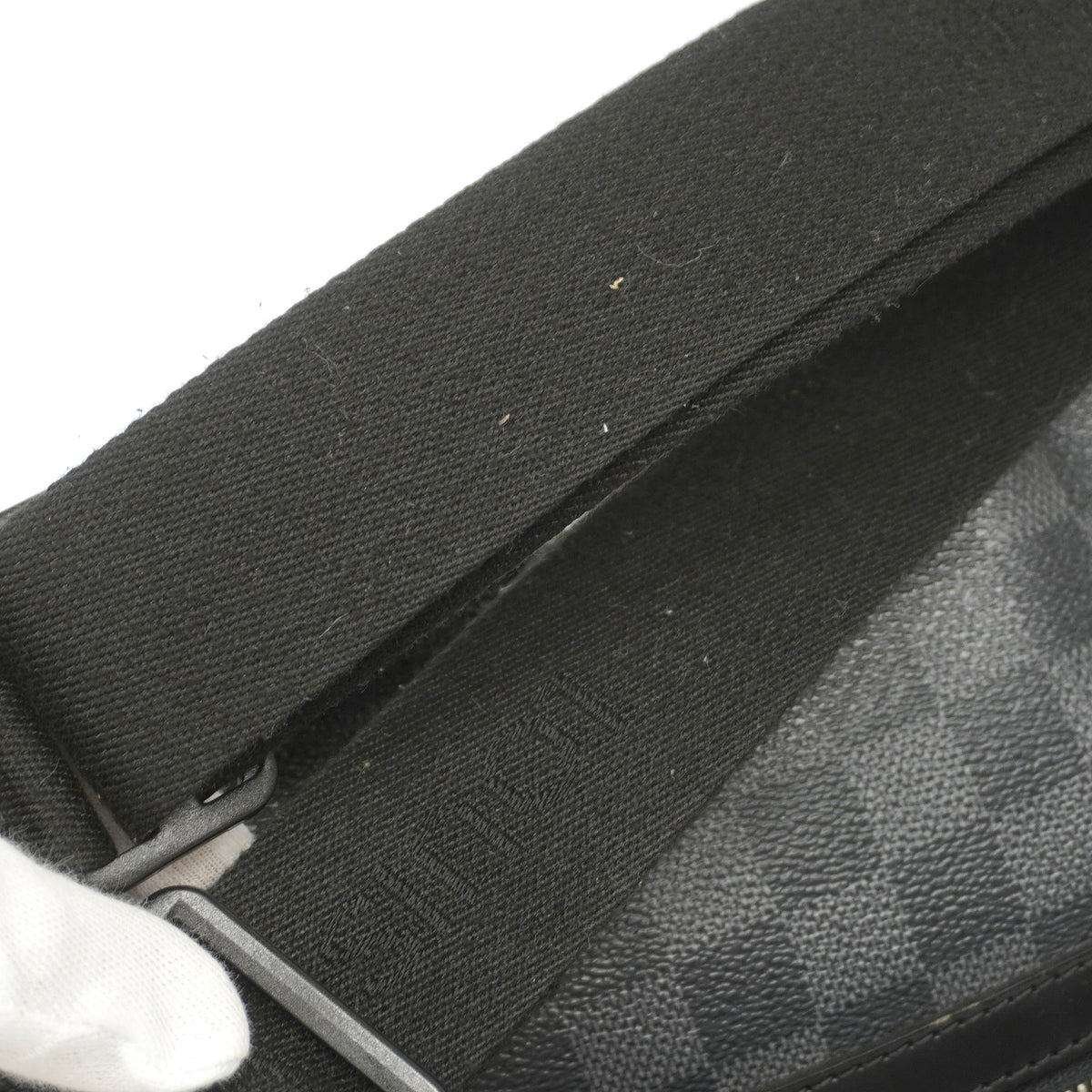 【6ib1286】ルイヴィトン ショルダーバッグ ダミエ・グラフィット ミックMM N41106 ブラック【中古】メンズ