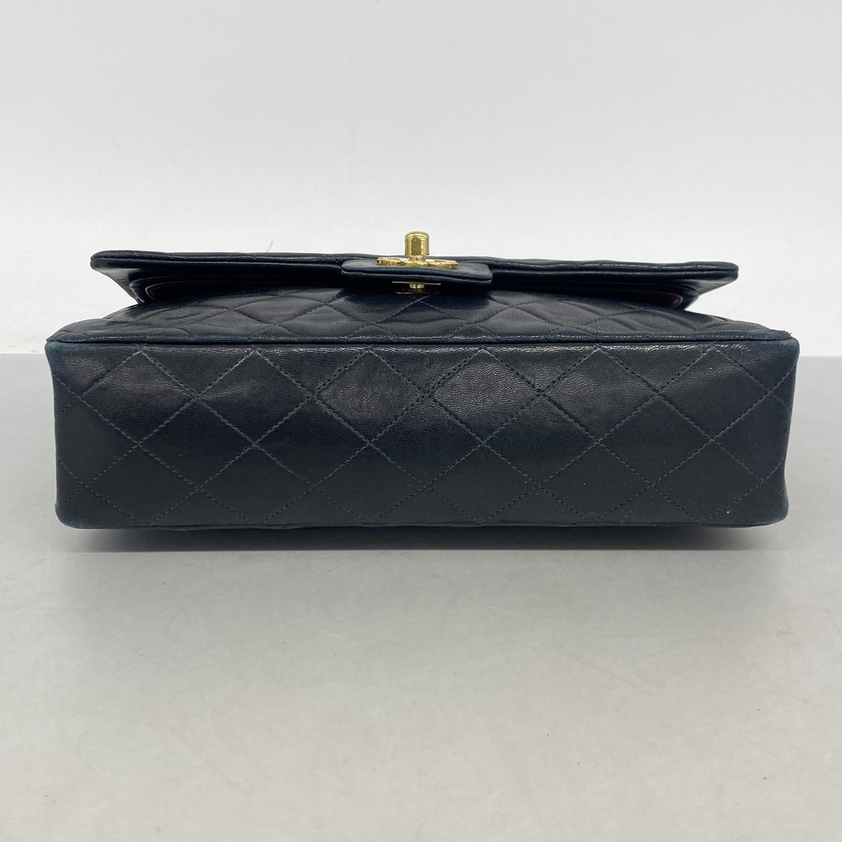 【6ib1289】シャネル ショルダーバッグ マトラッセ Wフラップ Wチェーン ラムスキン ブラック ゴールド金具【中古】レディース
