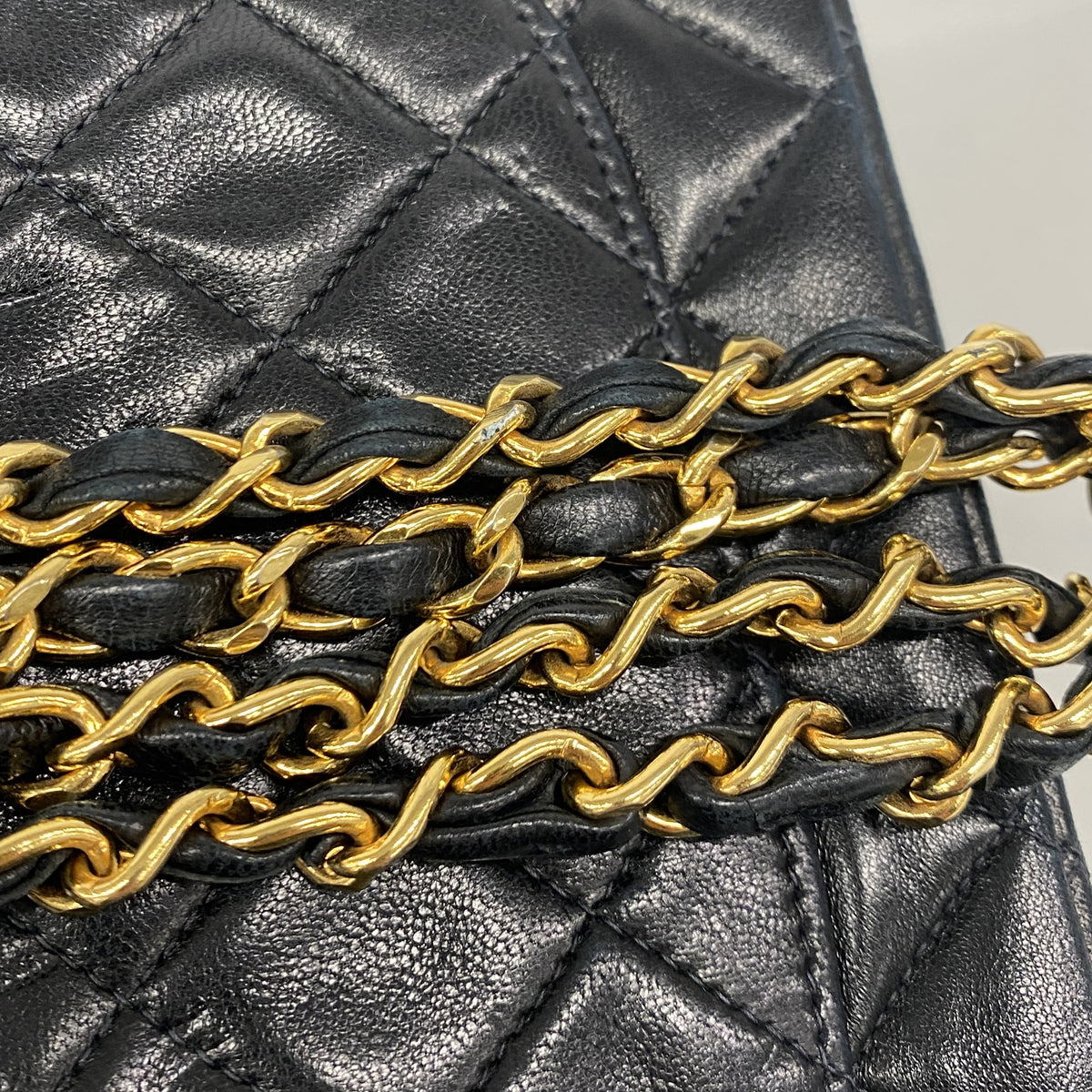 【6ib1289】シャネル ショルダーバッグ マトラッセ Wフラップ Wチェーン ラムスキン ブラック ゴールド金具【中古】レディース