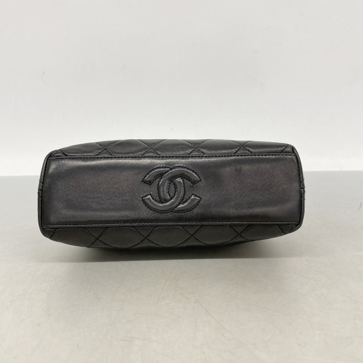 【6ib1325】シャネル ハンドバッグ マトラッセ ラムスキン ブラック ゴールド金具【中古】レディース