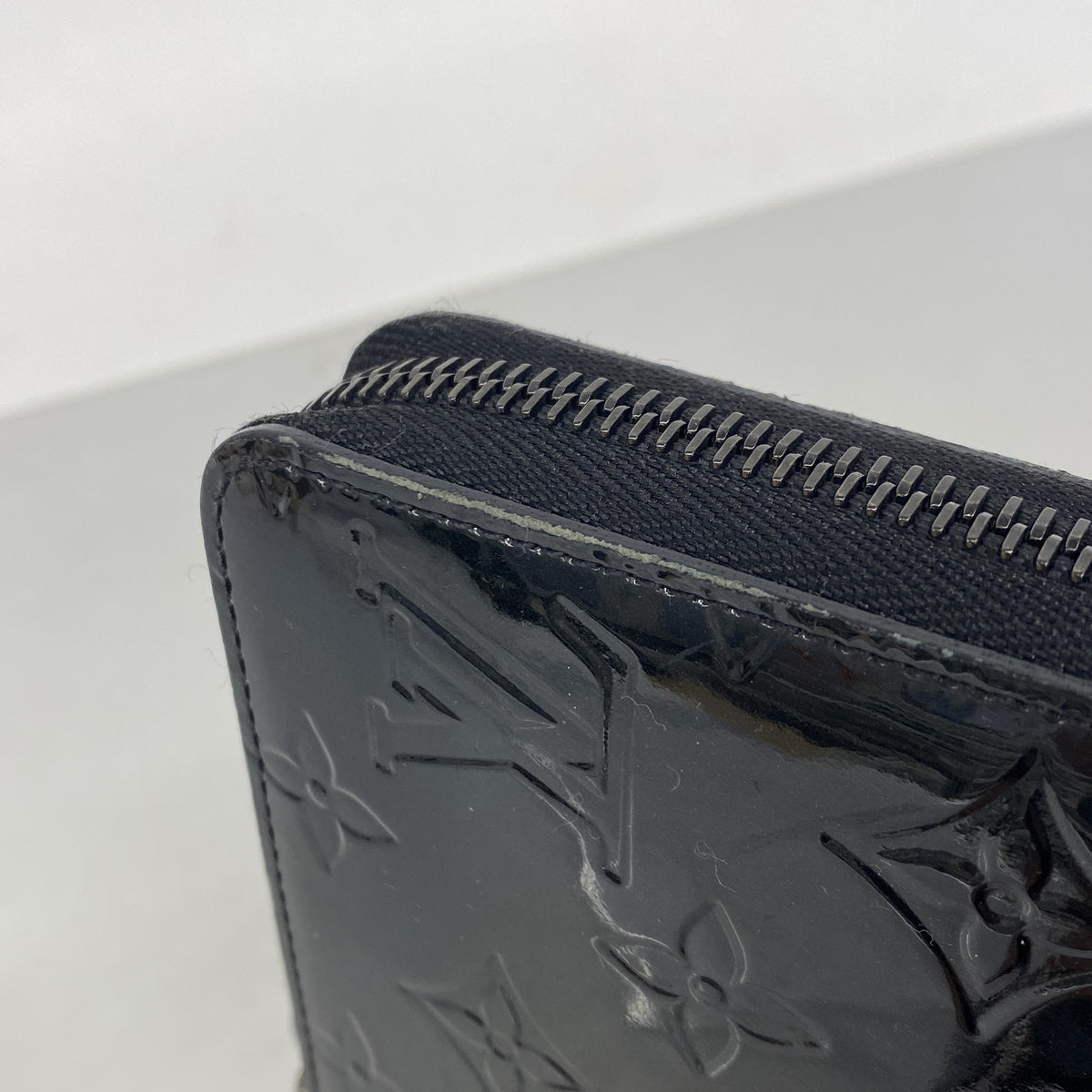 【6ib1385】ルイヴィトン 長財布 ヴェルニ ジッピーウォレット M90075 ノワールマニエティック【中古】メンズ