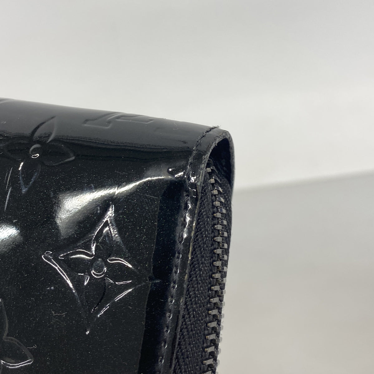 【6ib1385】ルイヴィトン 長財布 ヴェルニ ジッピーウォレット M90075 ノワールマニエティック【中古】メンズ