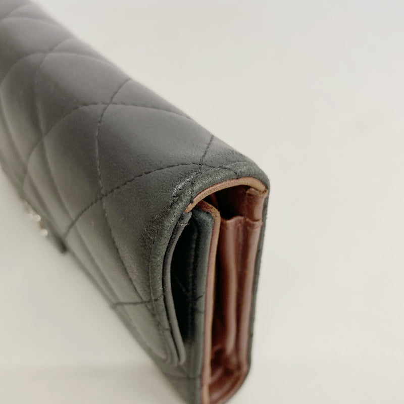 【6ib1396】シャネル 三つ折り長財布 マトラッセ ラムスキン ブラック シルバー金具【中古】レディース