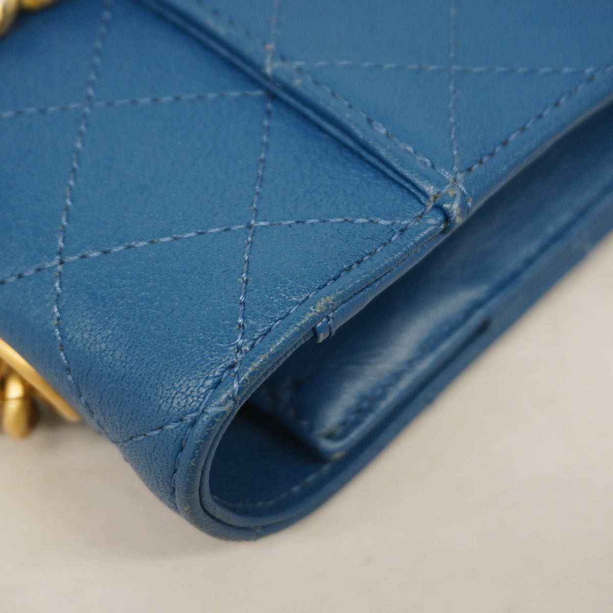 【6ib1398】シャネル ショルダーバッグ マトラッセ チェーンショルダー レザー ブルー ゴールド金具【中古】レディース