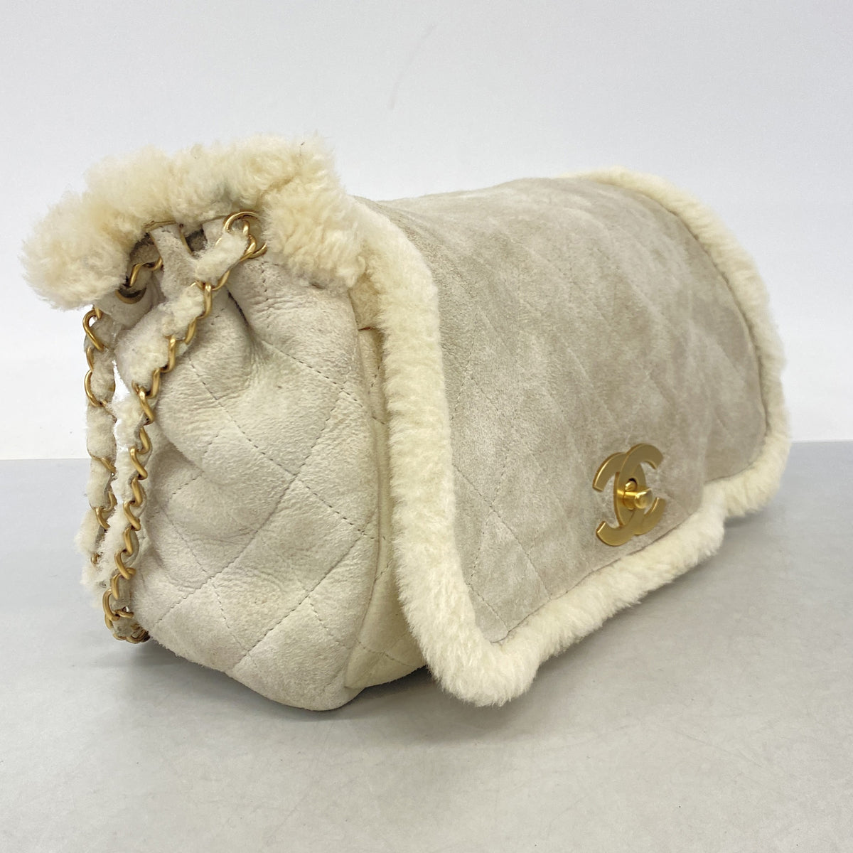 【6ib1442】シャネル ショルダーバッグ マトラッセ チェーンショルダー ファー グレー ゴールド金具【中古】レディース