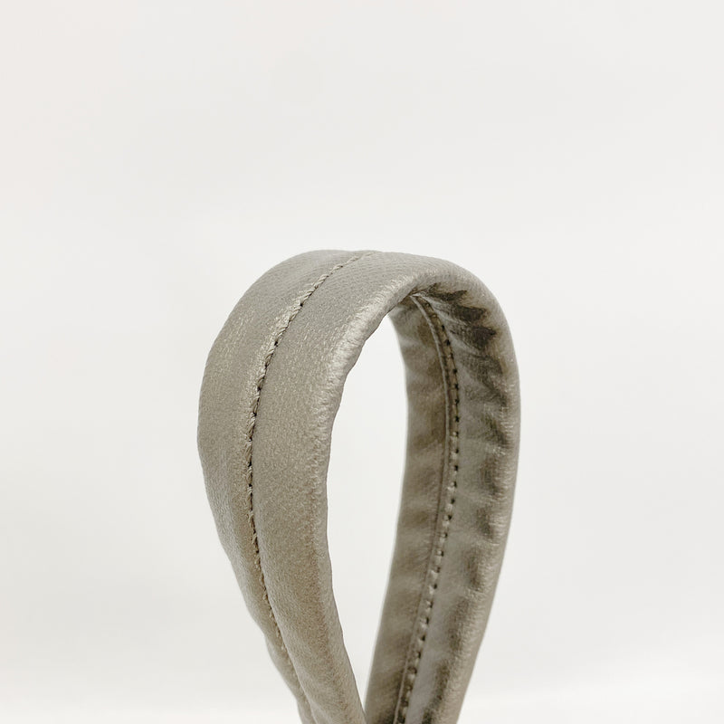 【6ib1528】シャネル ショルダーバッグ パリビアリッツ キャンバス グレー シルバー金具【中古】レディース