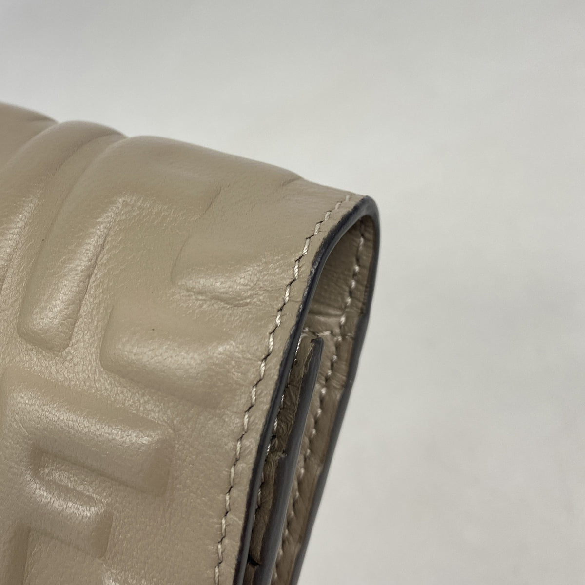 【6ib1540】フェンディ 長財布 レザー グレージュ ゴールド金具【中古】レディース