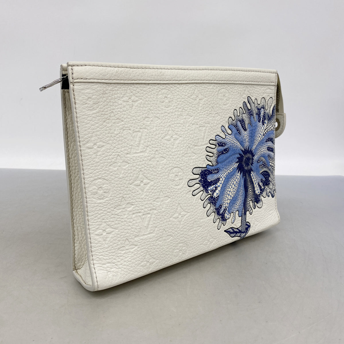 【6ib1595】ルイヴィトン クラッチバッグ モノグラム サイケデリック LV × YK ポシェットヴォワヤージュ M21681 ホワイト ブルー【中古】メンズ