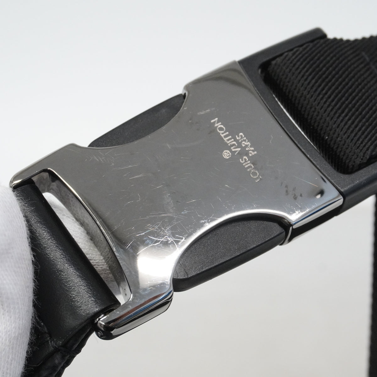 【6ib1601】ルイヴィトン ボディバッグ モノグラム・エクリプス ディスカバリーバムバッグPM M46035 ブラック【中古】メンズ