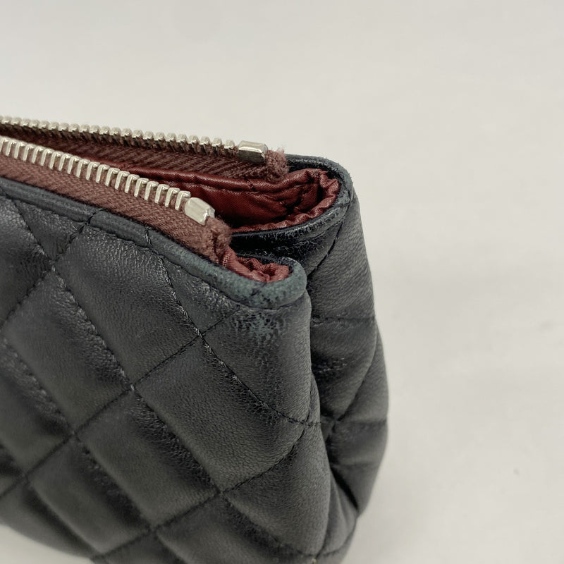 【6ib1677】シャネル ポーチ マトラッセ ラムスキン ブラック シルバー金具【中古】レディース