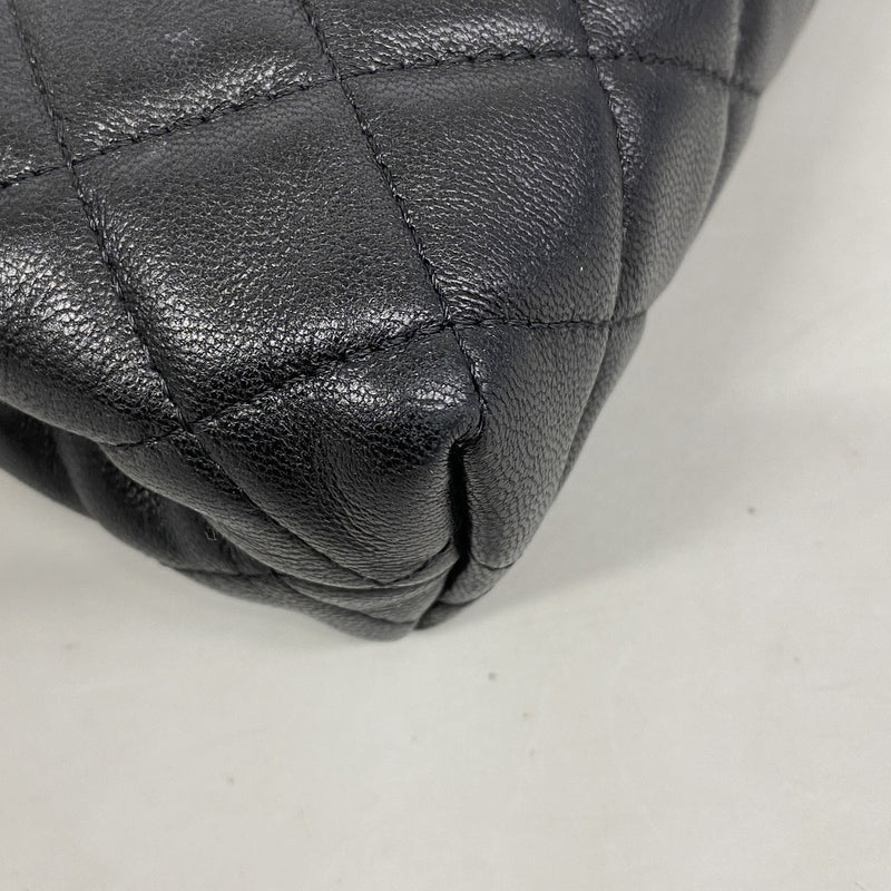 【6ib1677】シャネル ポーチ マトラッセ ラムスキン ブラック シルバー金具【中古】レディース
