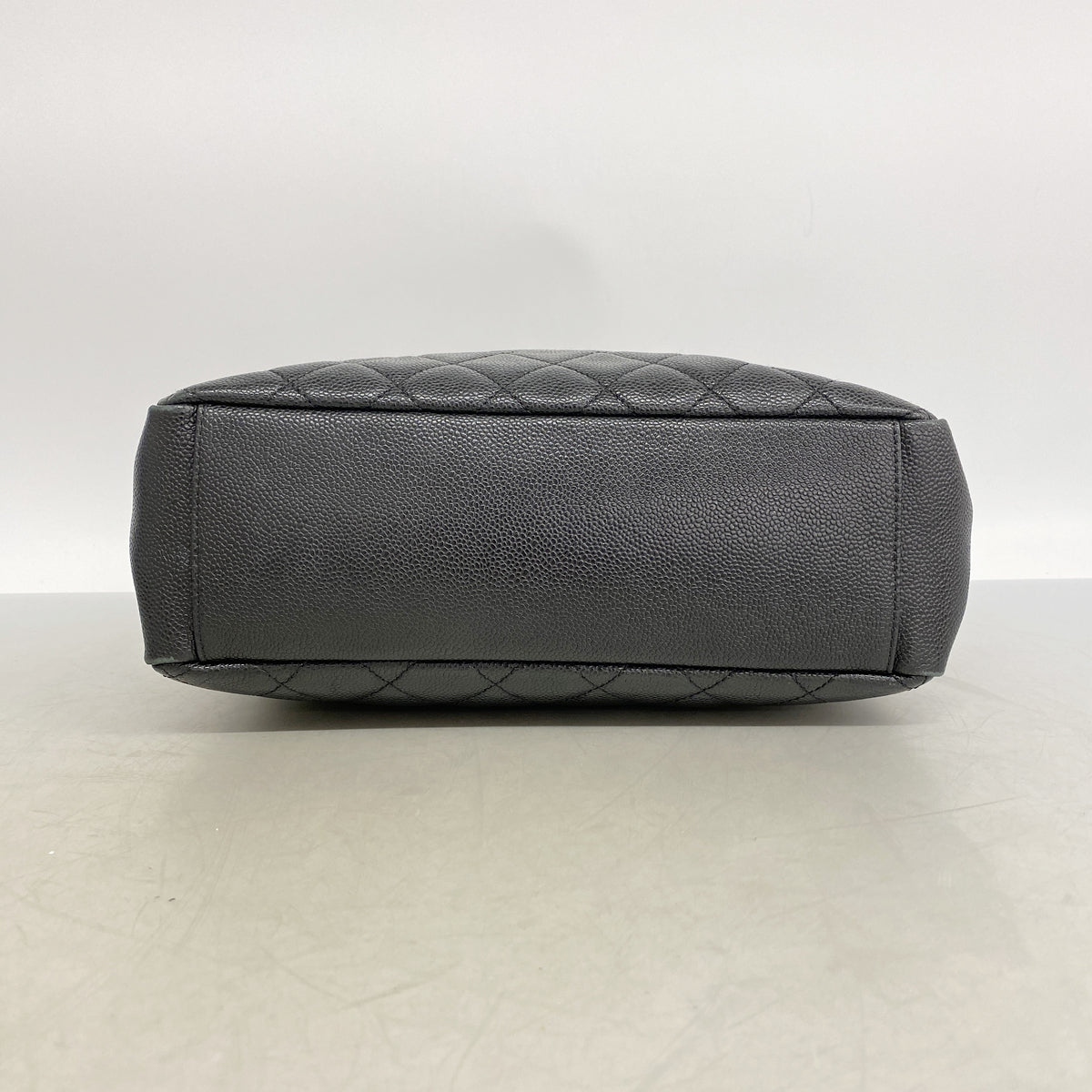 【6ib1683】シャネル チェーントート マトラッセ キャビアスキン ブラック ゴールド金具【中古】レディース