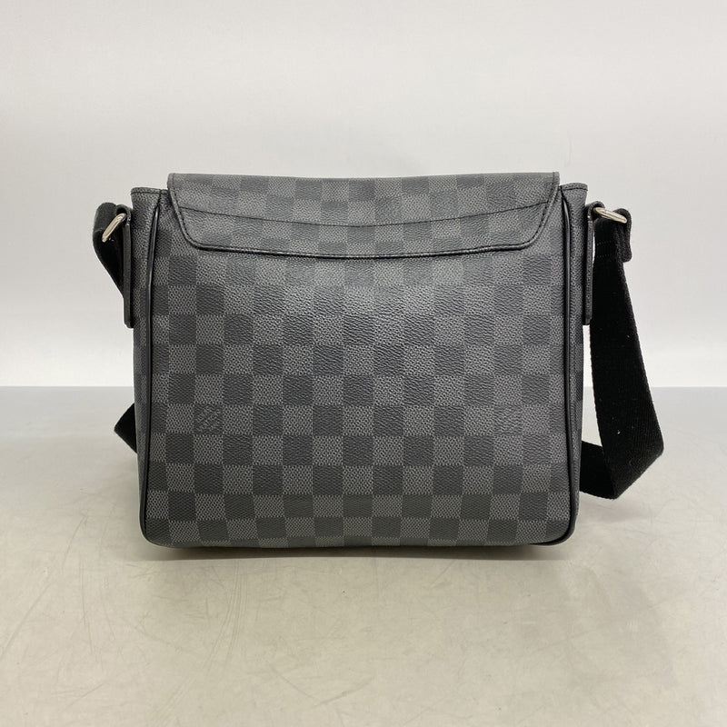 【6ib1689】ルイヴィトン ショルダーバッグ ダミエ・グラフィット ディストリクトPM N41260 ブラック グレー【中古】メンズ