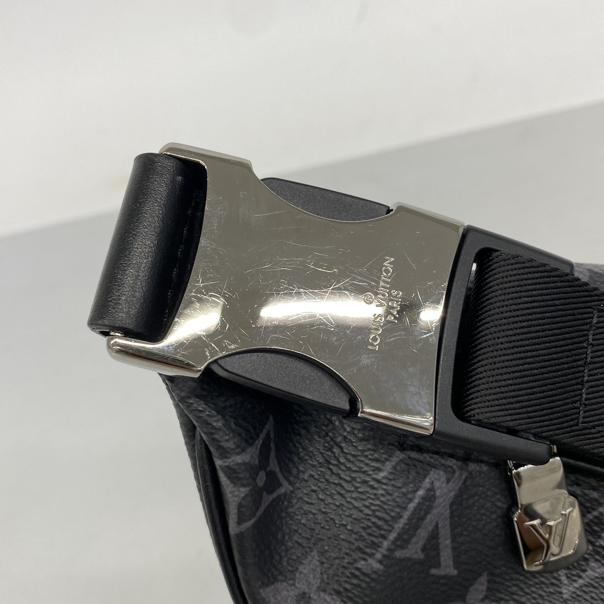 【6ib1702】ルイヴィトン ボディバッグ モノグラム・エクリプス ディスカバリーバムバッグPM M46035 ブラック【中古】メンズ