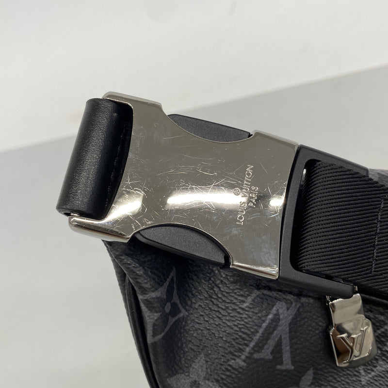 【6ib1702】ルイヴィトン ボディバッグ モノグラム・エクリプス ディスカバリーバムバッグPM M46035 ブラック【中古】メンズ