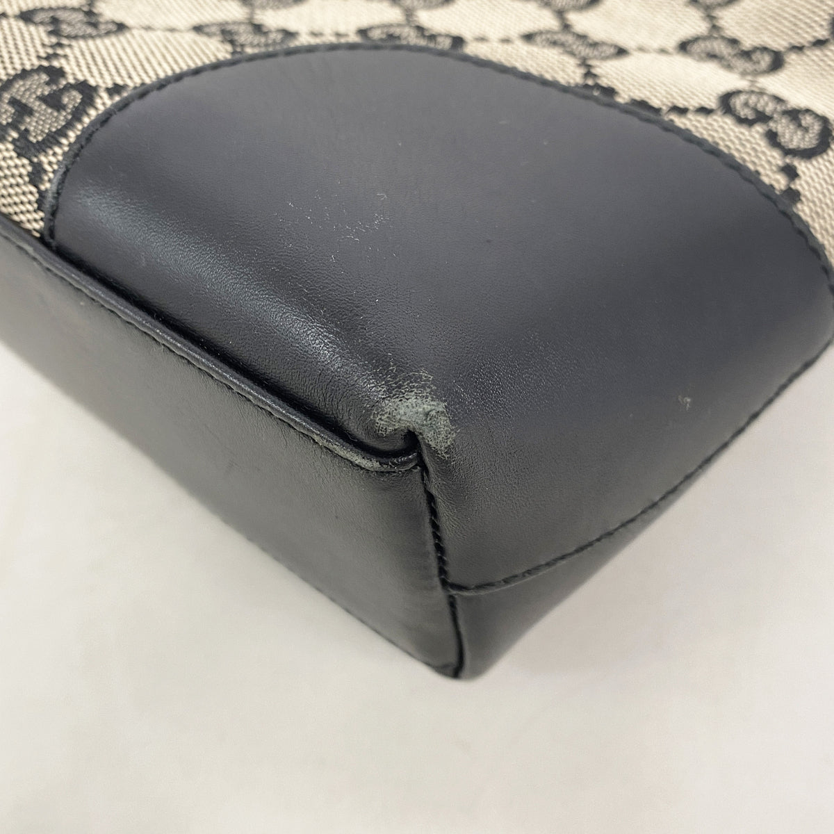 【6ib1725】グッチ ショルダーバッグ GGキャンバス 001 4231 キャンバス ブラック ゴールド金具【中古】レディース