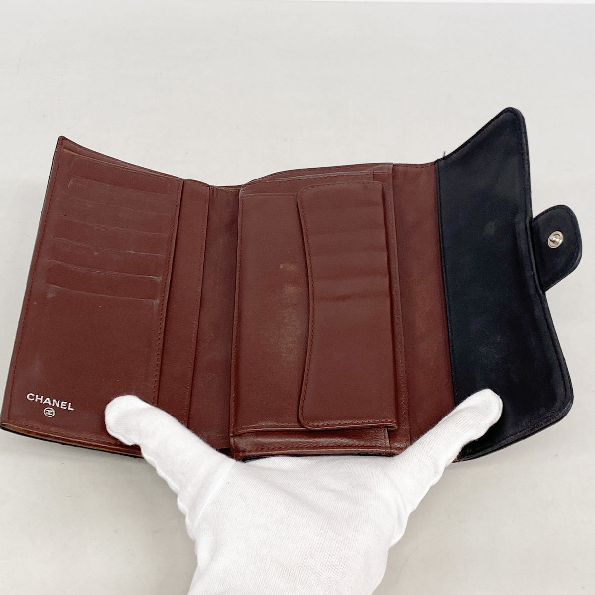 【6ib1769】シャネル 三つ折り長財布 マトラッセ ラムスキン ブラック シルバー金具【中古】レディース