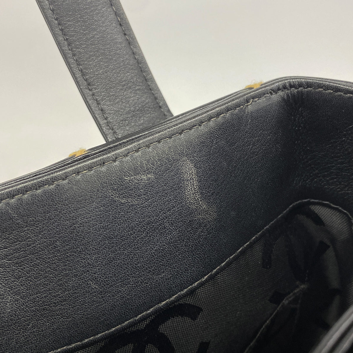 【6ib1801】シャネル ハンドバッグ ワイルドステッチ レザー ブラック ゴールド金具【中古】レディース