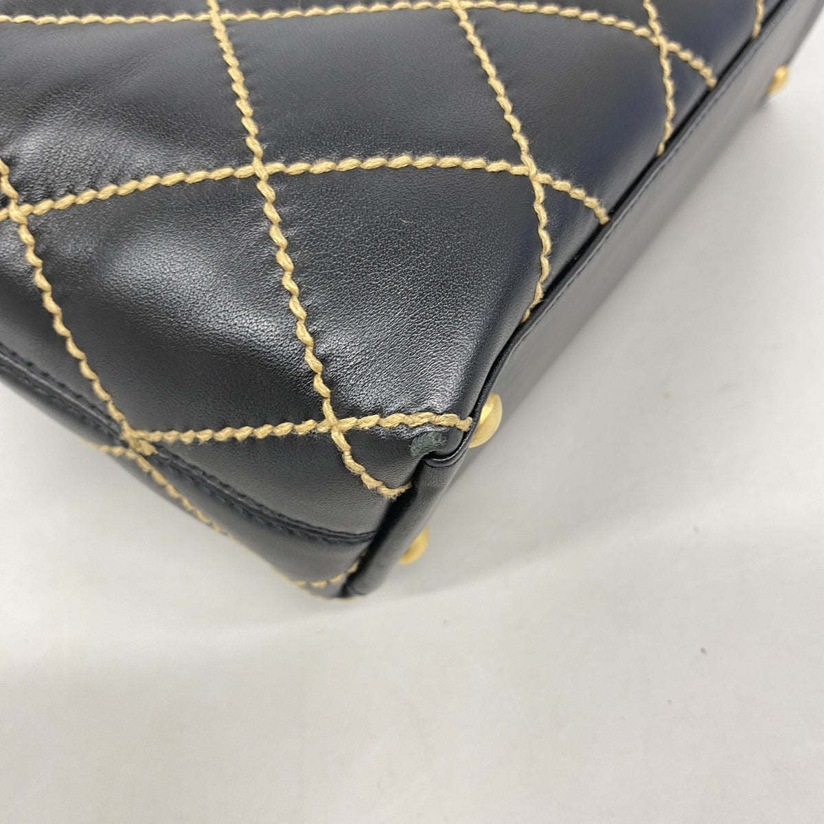【6ib1801】シャネル ハンドバッグ ワイルドステッチ レザー ブラック ゴールド金具【中古】レディース