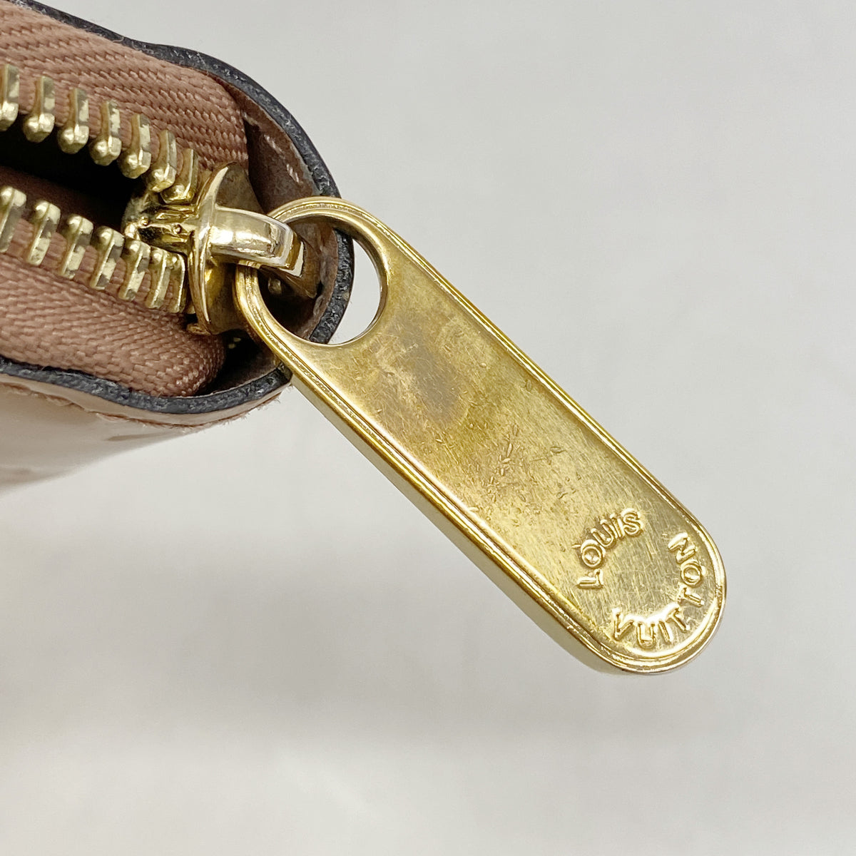 【6ib1849】ルイヴィトン 長財布 ヴェルニ ジッピーウォレット M91599 ローズヴェルール【中古】レディース