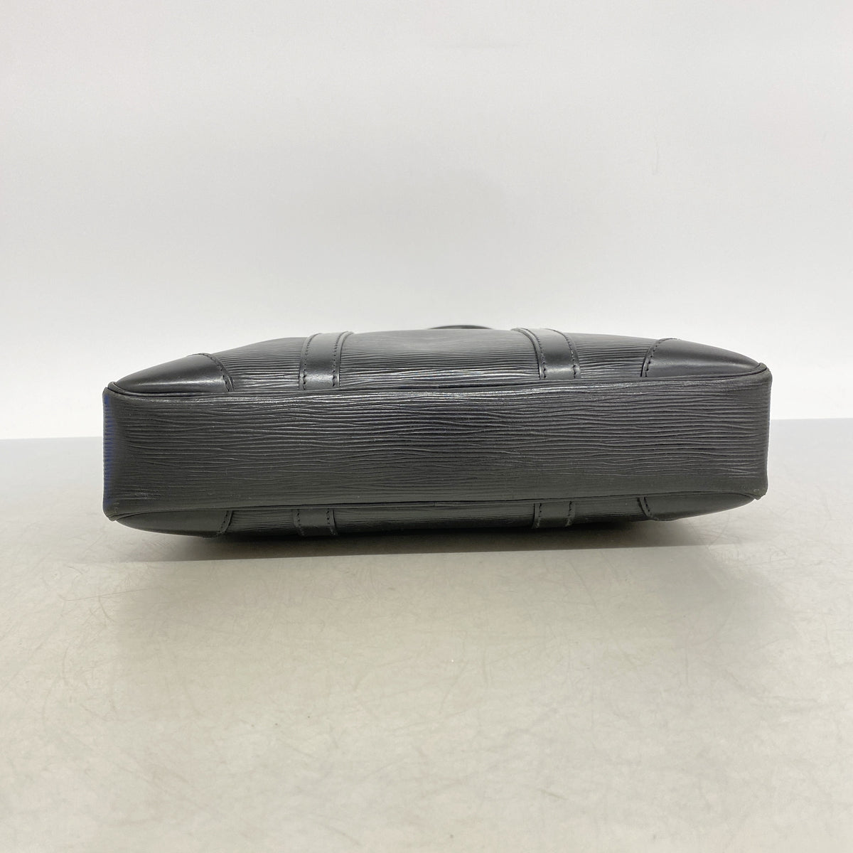 【6ib1934】ルイヴィトン ビジネスバッグ エピ ヴィヴィエンヌMM M59122 ノワール【中古】メンズ