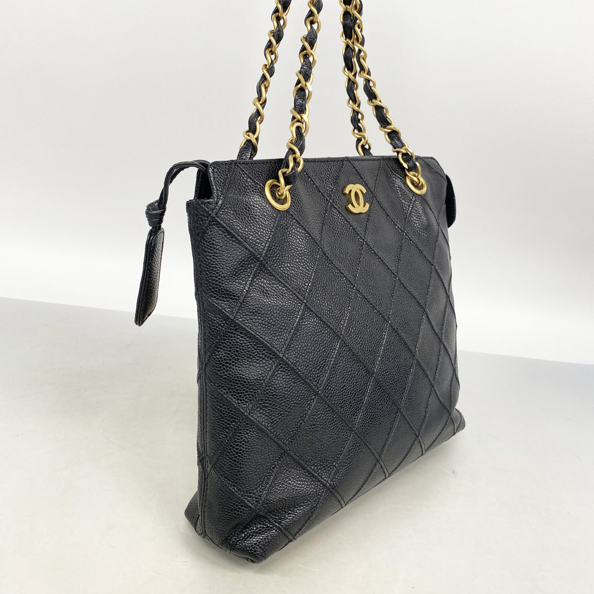 【6ib1952】シャネル ショルダーバッグ キャビアスキン ブラック ゴールド金具【中古】レディース