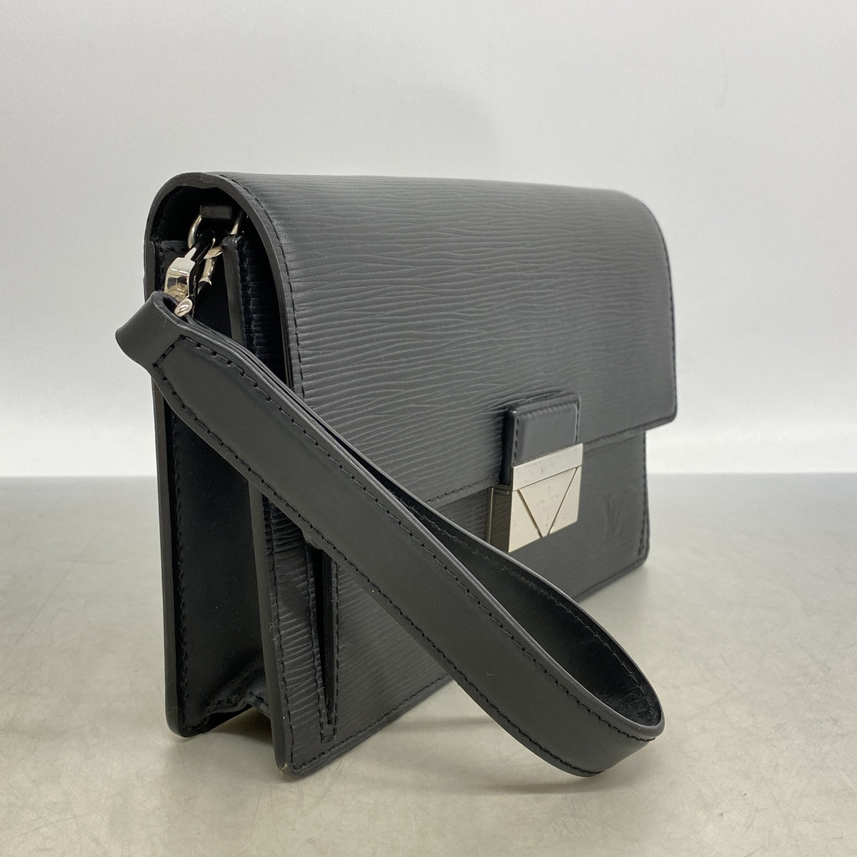 【6ib2100】ルイヴィトン クラッチバッグ エピ ポシェットテムズ M42742 ノワール【中古】メンズ