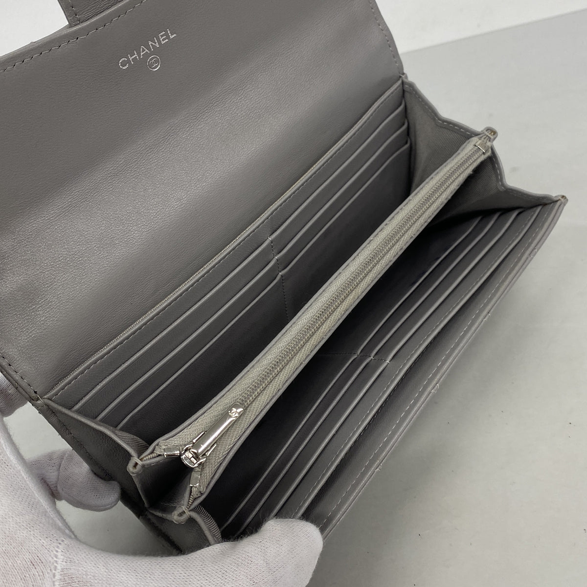 【6ib2167】シャネル 長財布 マトラッセ ラムスキン グレー シルバー金具【中古】レディース